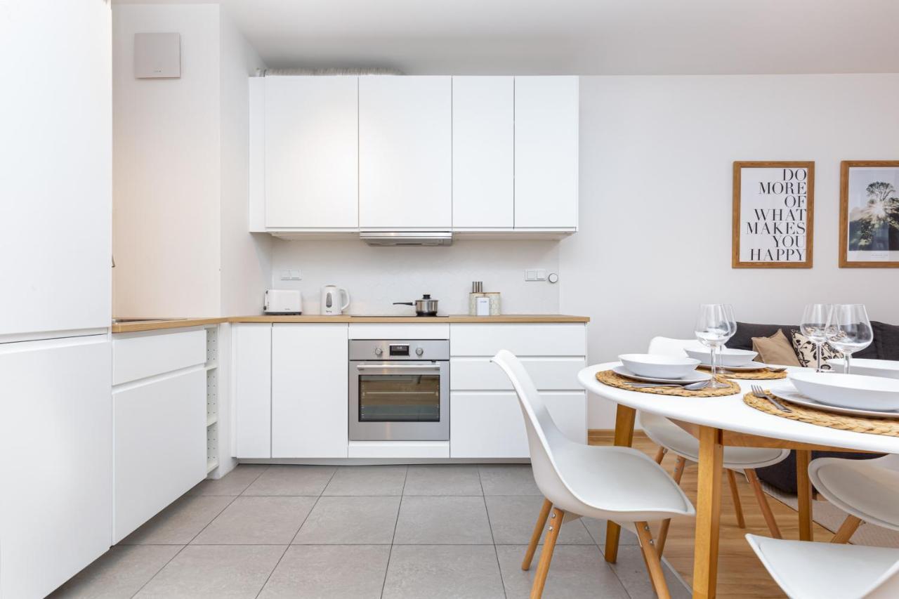 Apartments Varsovia Kasprzaka By Noclegi Renters Экстерьер фото